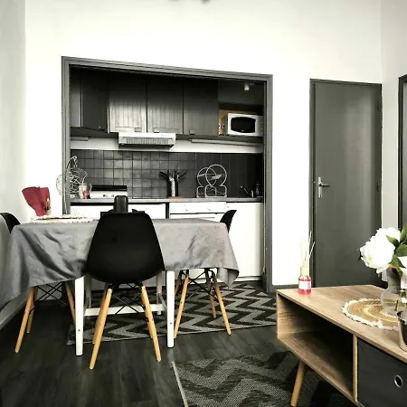 Dans Le Coeur Historique D'avignon Apartment *